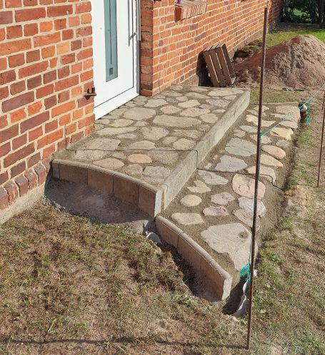 Treppe Naturstein Findlinge Natursteintreppe